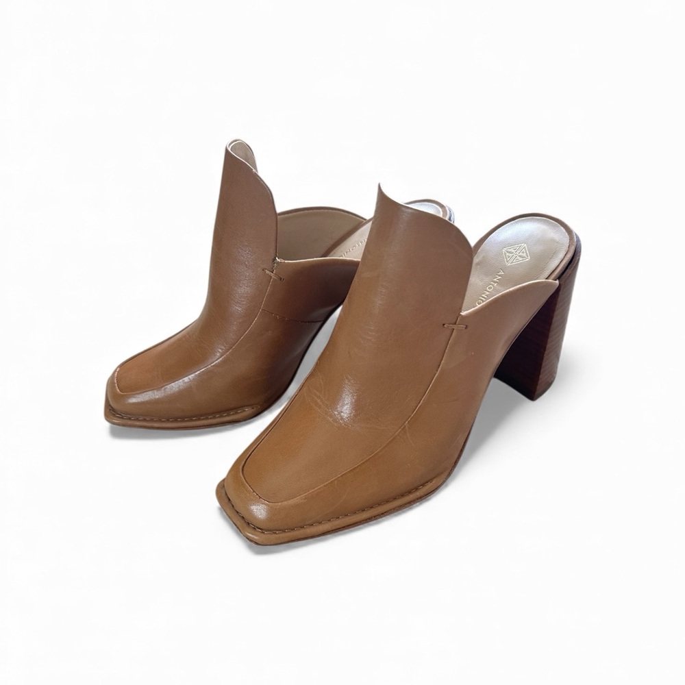 Classic Chic ANTONIO MELANI Brown Leather Mules